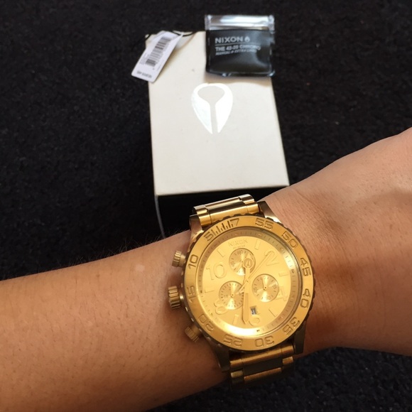Nixon gold 42-20 chrono watch. main image 4