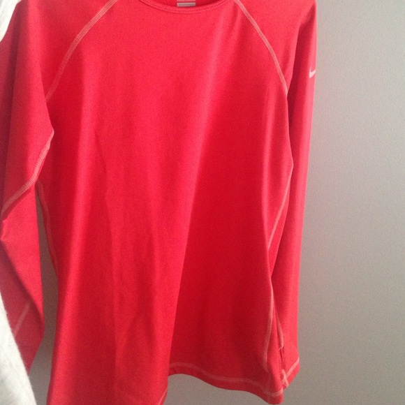 NIKE PRO fleece lined running shirt