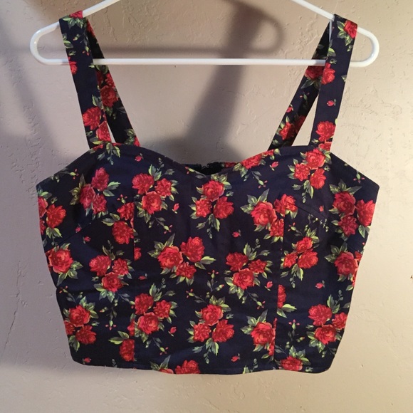 🌹Floral crop top 🌹
