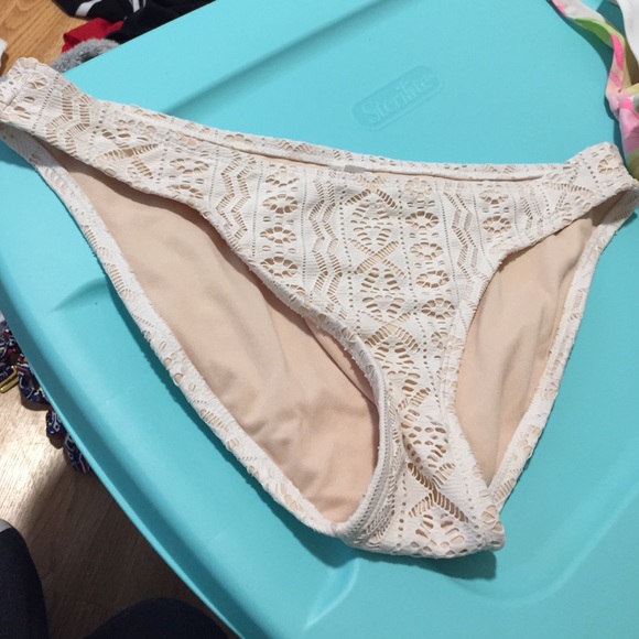 Bathing suit bottoms