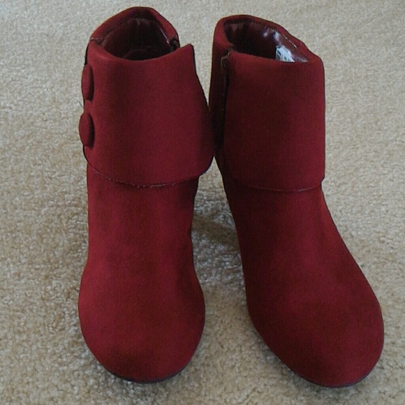 Boot - Picture 2 of 4