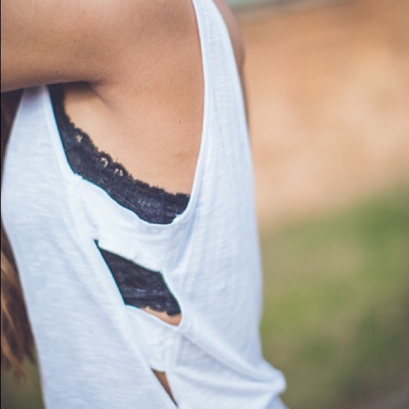 ❌SOLD❌ Lace Racerback Bralette - Picture 2 of 3