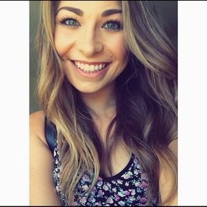 Meet your Posher, Carolyn