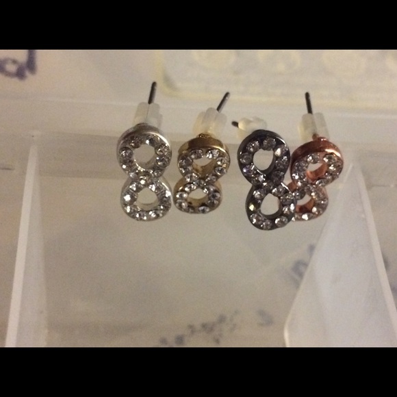 Infinity earrings - Picture 1 of 1