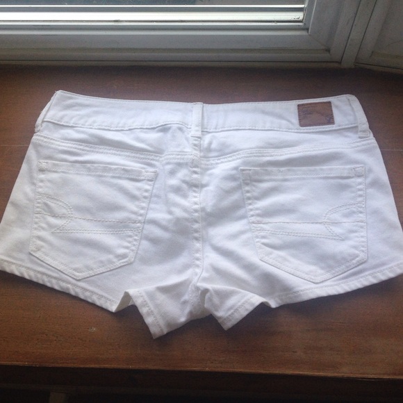 White American eagle shorts