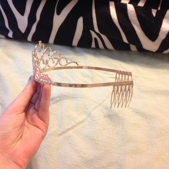 Tiara - Picture 2 of 2