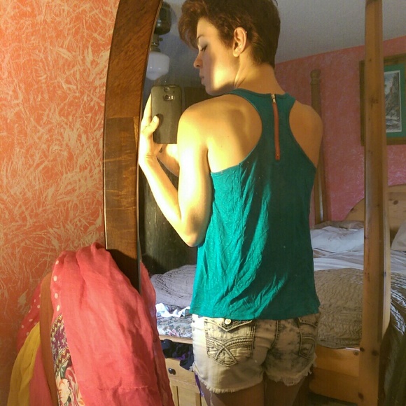 NWOT Flowy accent zipper tank top