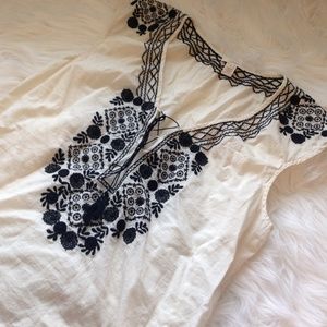 J. Crew Tops - FLASH SALE💥J. Crew Embroidered Tunic Top J. Crew Tops - FLASH SALE💥J. Crew Embroidered Tunic Top