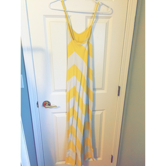 Yellow and white maxi dress - Picture 2 of 2