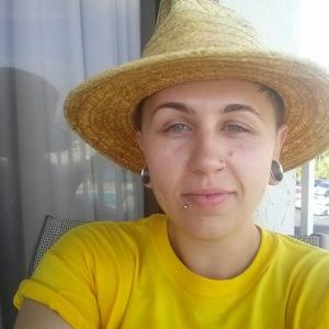 Meet your Posher, Taya