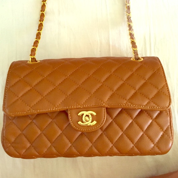 CAMEL COLORED PURSE!