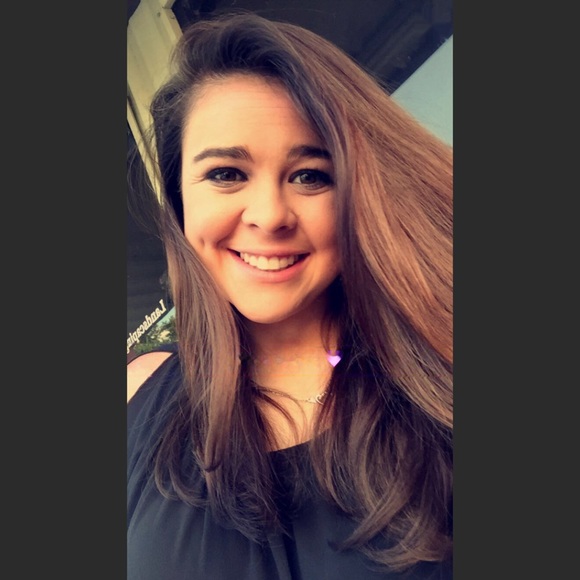 Meet your Posher, Vanessa - Picture 1 of 1