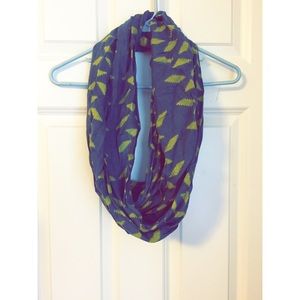 Gray and green scarf
