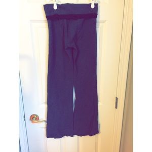 Gap gray and black yoga pants