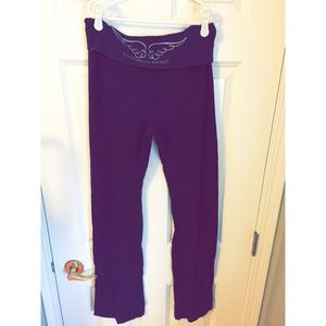 Black Victoria's Secret yoga pants