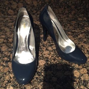 Navy patent leather missimo heels