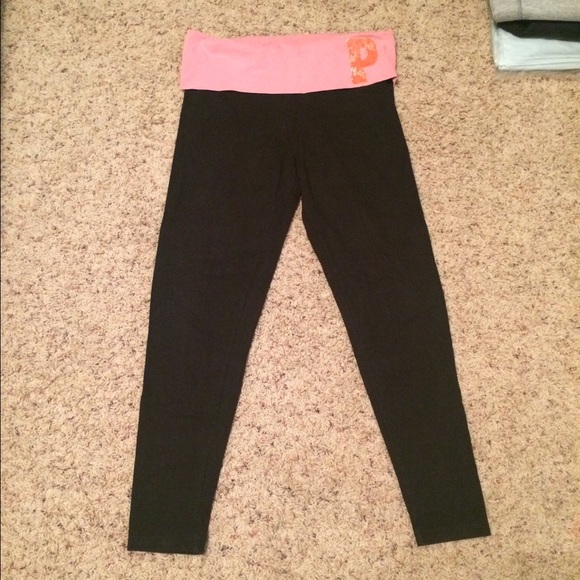 PINK Victoria's Secret yoga leggings - medium