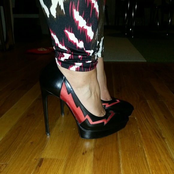 Saint Laurent Lightening Mesh Pump - Picture 3 of 3