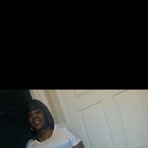 Meet your Posher, Kenisha