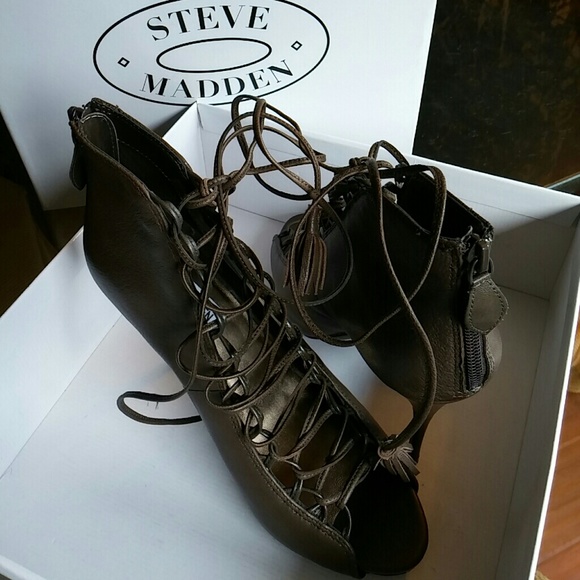 Steve Madden Grey Rebecka Heels Size 8
