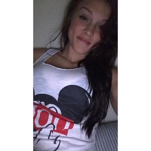 Meet your Posher, Carlye