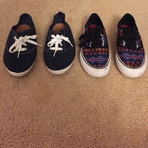 Similar to Vans Sneakers!