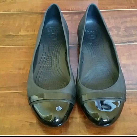 Black croc flats