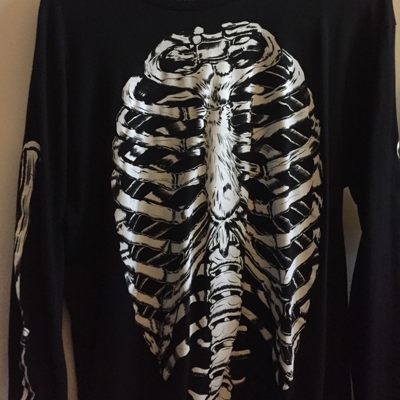 all over print skeleton shirt (nwot)