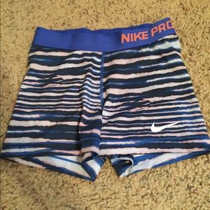 SMALL NIKE PROS