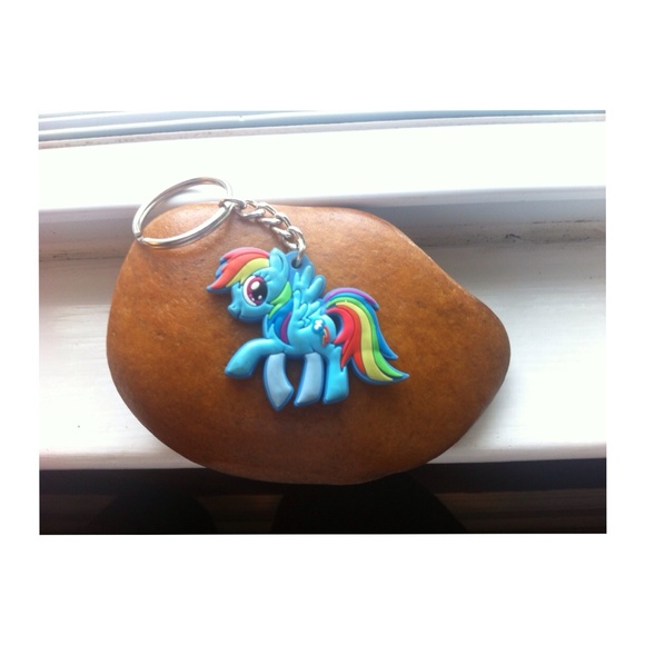 🌈New Rainbow Dash Keychain🌈