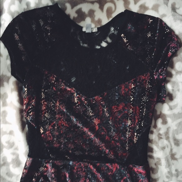 Lace Cutout Skater Dress With Gold Detailing - Picture 2 of 4