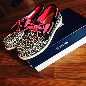 Black and white leopard Sperry Topsiders size 5