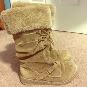 Brown winter boots!
