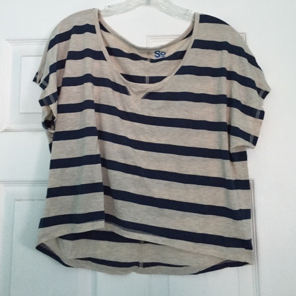 Khols brand SO crop top