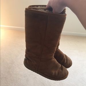 Tan tall uggs gently used