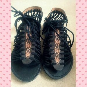 Cute Gladiator Sandals in Black