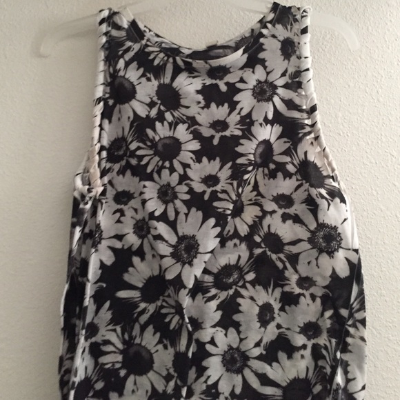 Daisy top