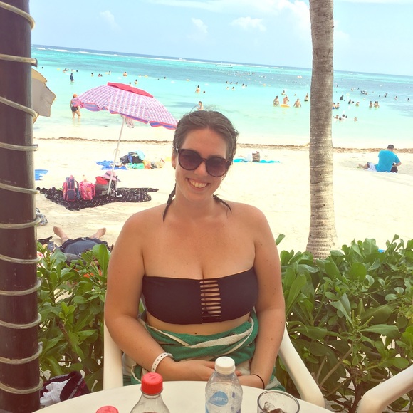 Meet your Posher, Allison - Picture 1 of 1