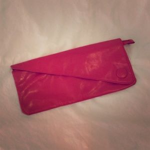 Red clutch