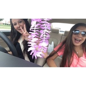 Meet your Posher, Dina