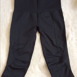 Lululemon SE In the Flow Crops