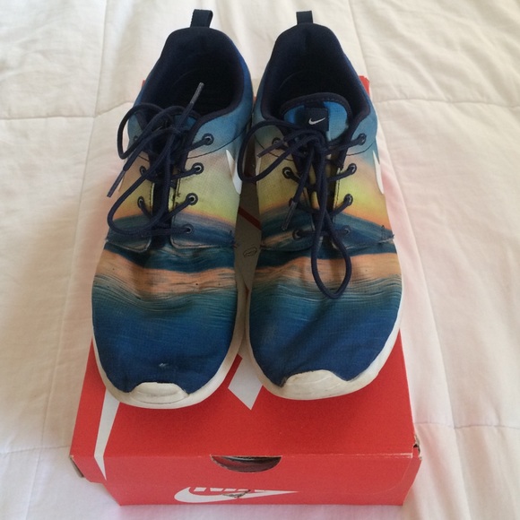 ON HOLD Limited Edition Nike Sunset Roshe Runs