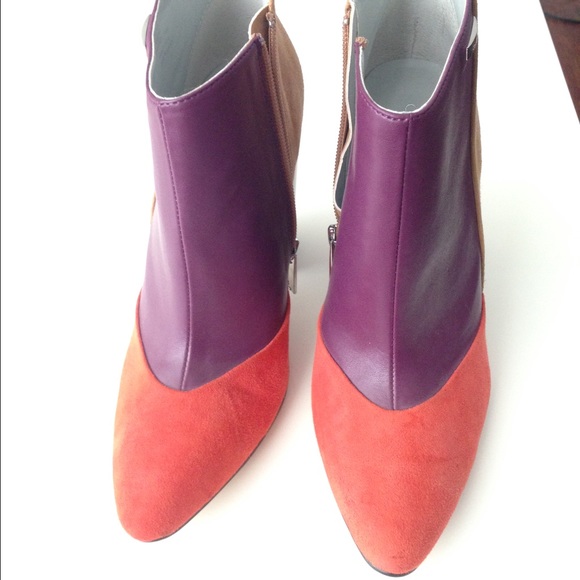 Calvin Klein Shoes - 🚨 SOLD 🚨 Calvin Klein Leather Booties Calvin Klein Shoes - 🚨 SOLD 🚨 Calvin Klein Leather Booties