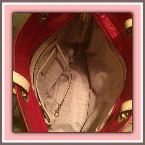 🎉New Listing🎉 Authentic Michael Kors Pocket Tote - Picture 2 of 4