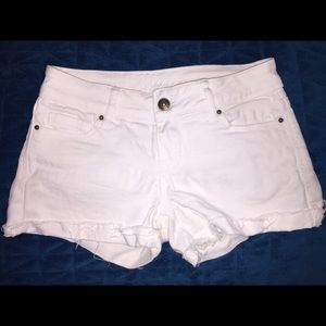 white shorts (delias)