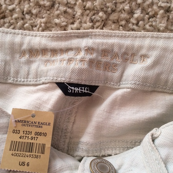 american eagle light wash shorts - Picture 3 of 3