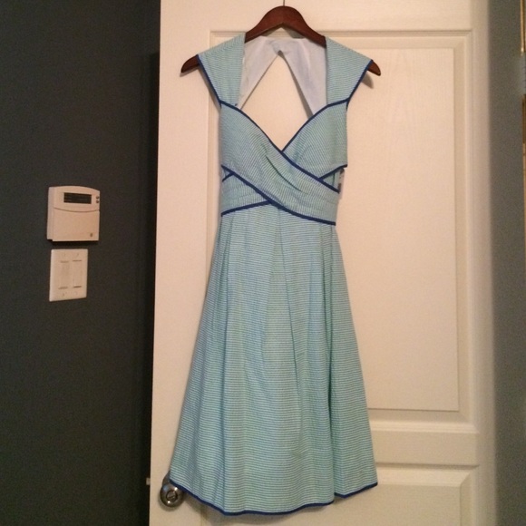 Jessica Simpson Size 4 Dress