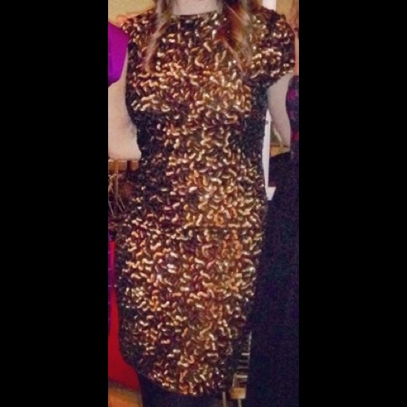 Alice + Olivia Dresses & Skirts - Alice + Olivia gold sequin dress