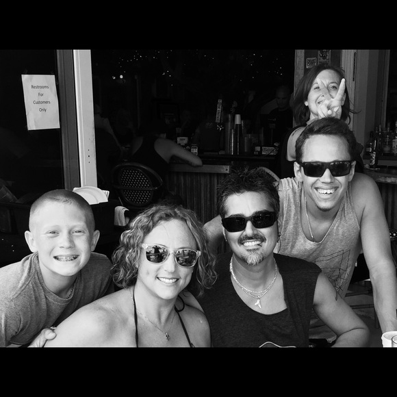 MEET YOUR SELLER/BUYER/POSHAHOLIC - Picture 2 of 4