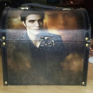Twilight new moon chest